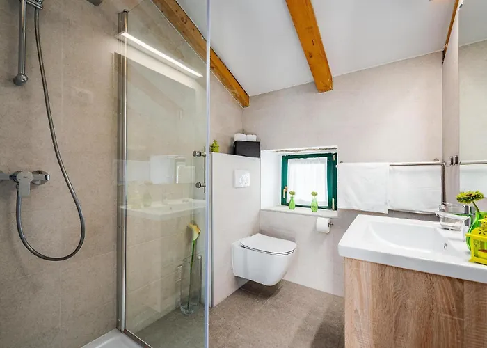 Villa Stone Paula By Istrabook Bicici