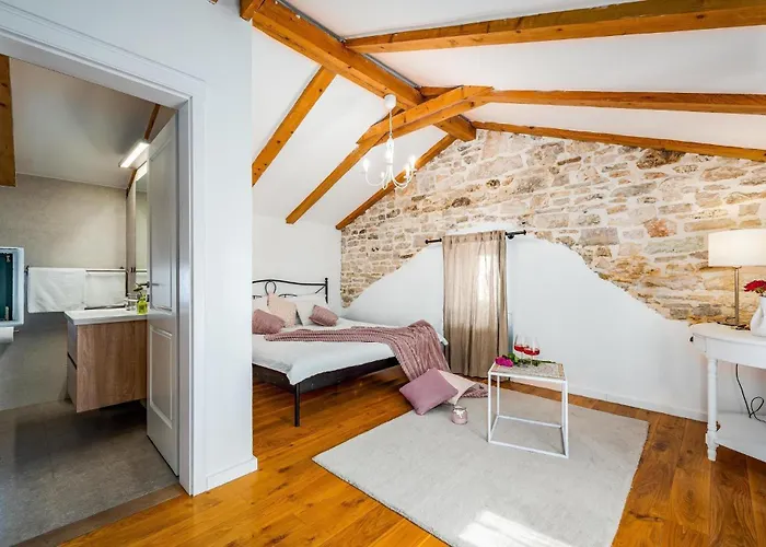 Stone Paula By Istrabook Villa