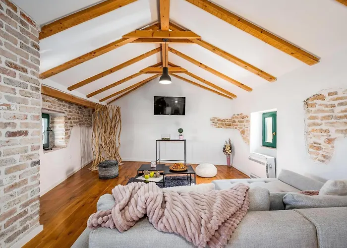 Villa Stone Paula By Istrabook Bicici